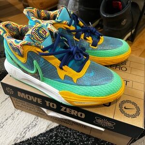 Kyrie 8 Go SE Baltic Blue